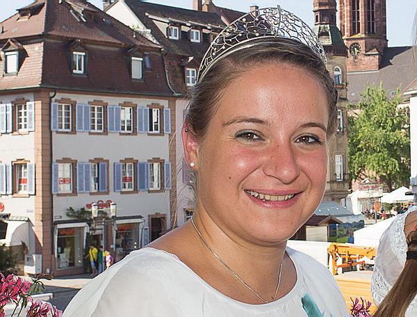 Aurelia Warther, Badische Weinkönigin 2013/2014 Von links: Andrea Jörger, ...