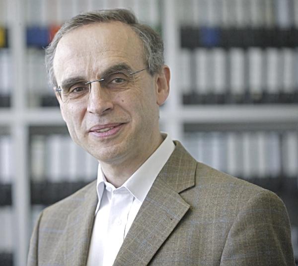 Prof. Dr. Nikolaus Pfanner Prof. Dr. Nikolaus Pfanner