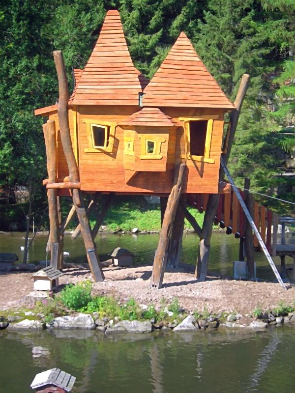 Das neue Baumhaus im Steinwasen-Park trägt den Namen "Hexenhaus Rapunzel" Das neue Baumhaus im Steinwasen-Park trägt den Namen "Hexenhaus Rapunzel"