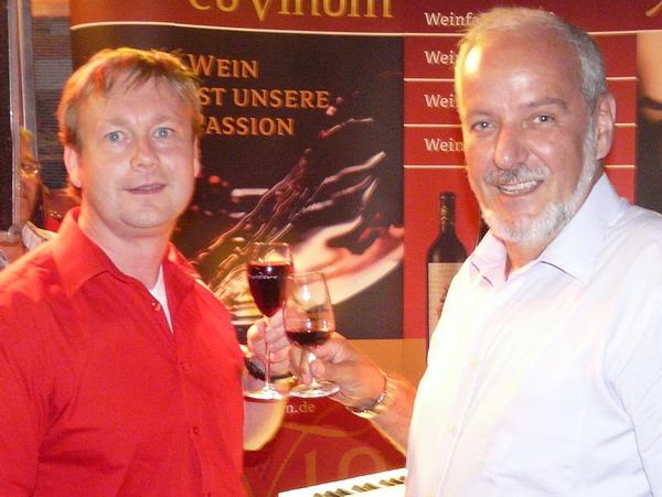Botschafter für Herbolzheim: Manfred Eble, Geschäftsführer der Euvinum GmbH und Bürgermeister Ernst Schilling (von links) Botschafter für Herbolzheim: Manfred Eble, Geschäftsführer der Euvinum GmbH und Bürgermeister Ernst Schilling (von links)