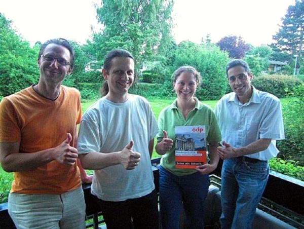 Neuer Vorstand der ÖDP Emmendingen - Axel Weniger, Markus Meyer-Rettberg, Wilma Hollemann, Thomas Wurst (von links nach rechts, es fehlt Dr. Anneliese Brein) Neuer Vorstand der ÖDP Emmendingen - Axel Weniger, Markus Meyer-Rettberg, Wilma Hollemann, Thomas Wurst (von links nach rechts, es fehlt Dr. Anneliese Brein)