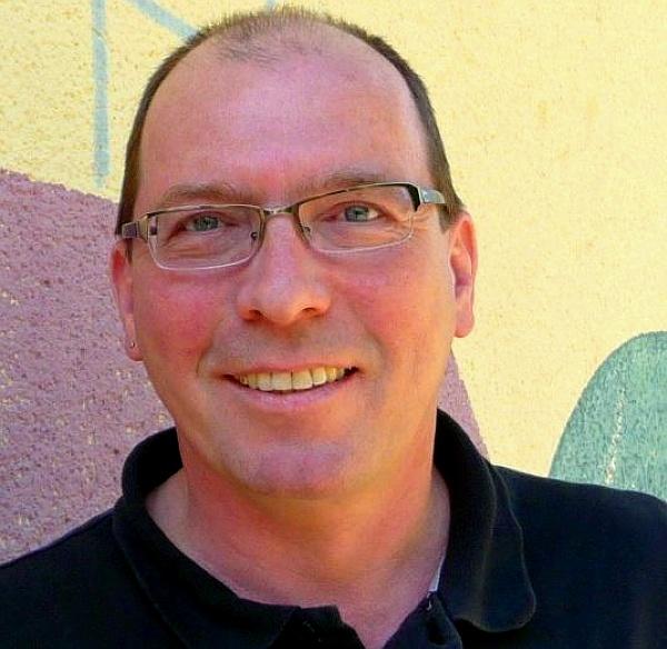 Klaus Dages, Krankenpfleger in der Staatlichen Schule für Sehbehinderte in Waldkirch Klaus Dages, Krankenpfleger in der Staatlichen Schule für Sehbehinderte in Waldkirch