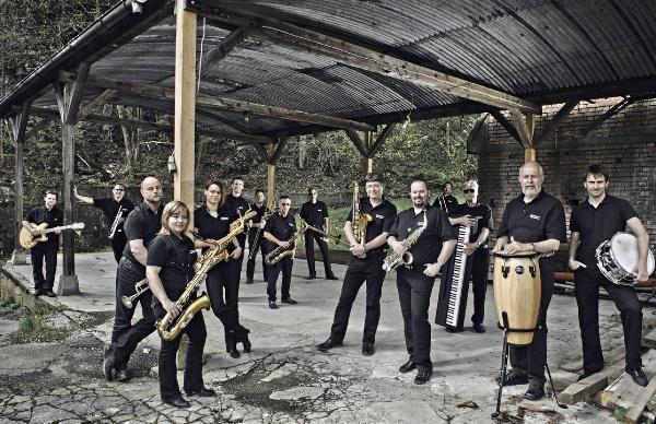 Aus 20 Musikern besteht die "Doubletown Big Band" aus Villingen-Schwenningen.
Foto: LGS Aus 20 Musikern besteht die "Doubletown Big Band" aus Villingen-Schwenningen.
Foto: LGS