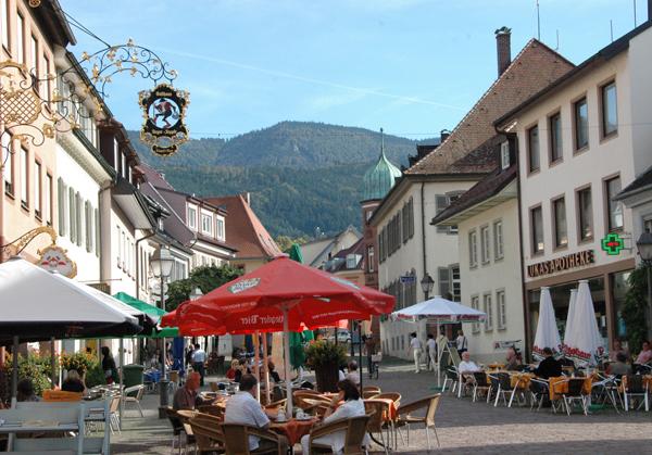 Marktplatz Waldkirch -Blick zum Kandel Marktplatz Waldkirch -Blick zum Kandel