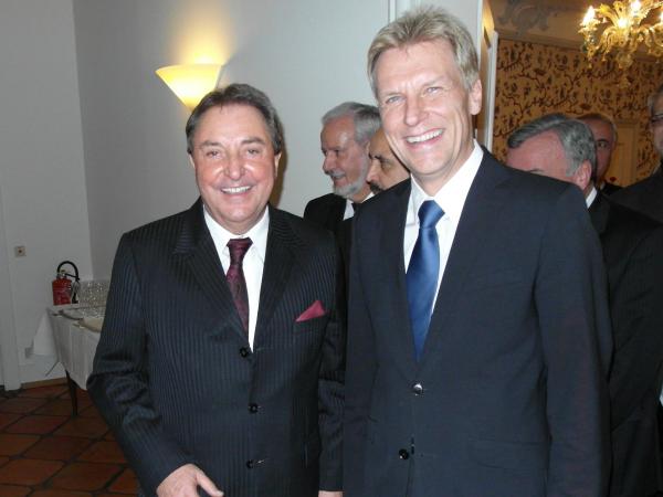 Der scheidende Vorstandsvorsitzende Horst Kary (links) und sein Nachfolger, Marcel Thimm Der scheidende Vorstandsvorsitzende Horst Kary (links) und sein Nachfolger, Marcel Thimm