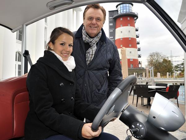 Lara Schnabel sitzt für einen Tag am Europa-Park-Steuer. Lara Schnabel sitzt für einen Tag am Europa-Park-Steuer.