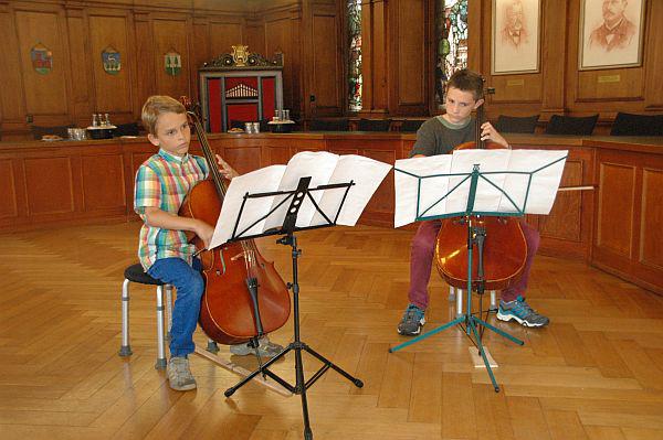 Cello-Duo Julius Mahni (links) und Jan-Arne Friedrich Cello-Duo Julius Mahni (links) und Jan-Arne Friedrich