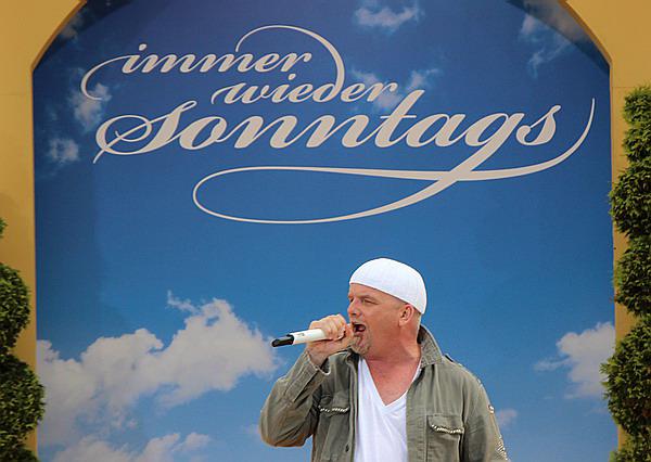 "Immer wieder sonntags" - DJ Ötzi
RegioTrends-Fotos: Reinhard Laniot "Immer wieder sonntags" - DJ Ötzi
RegioTrends-Fotos: Reinhard Laniot