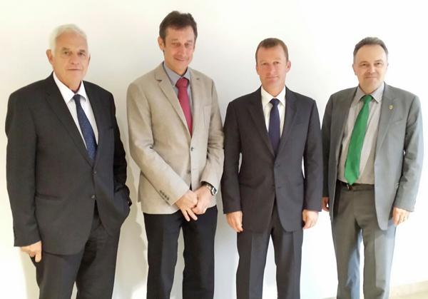 Von links: Minister Rainer Stickelberger, Bürgermeister Dr. Christoph Hoffmann, MdL Ulrich Lusche  und MdL Josha Frey.