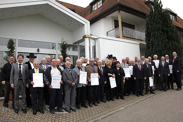 Altmeisterehrung der Kreishandwerkerschaft Emmendingen: 38 Handwerksmeister für zusammen mehr als 1770 Jahre Meisterbrief geehrt 

RegioTrends-Foto: Reinhard Laniot