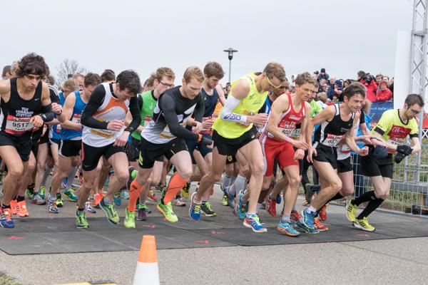 12.Freiburg Marathon - Pünktlich um 11:10 Uhr startete der erste Startblock mit allen Favoriten.

REGIOTRENDS-Fotos: Jens Glade