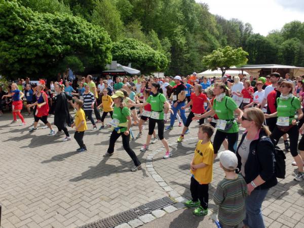 Aufwärmübungen mit dem Team vom Rückgrat Müllheim