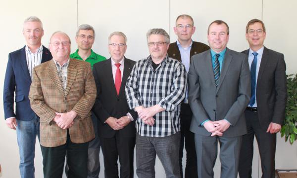 Die Teilnehmer der letzten Jagdamtssitzung (von links): Markus Haas, Kurt Dörle, Martin Moosmayer, Frank Waibel, Ralf Bürkel, Dezernent Andreas Uebler und Landrat Hanno Hurth.

Foto: Landratsamt Emmendingen, Silke Tebel-Haas