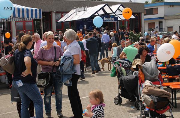 "Wir an der Elz" - Zehn Jahre SWE : Impressionen vom Sonntagnachmittag
Alle Fotos: Lukas Roser "Wir an der Elz" - Zehn Jahre SWE : Impressionen vom Sonntagnachmittag
Alle Fotos: Lukas Roser