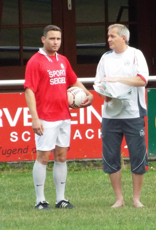 Trainer Oliver Denner (rechs) und Co-Trainer Mathias Stehle (links) wolle die SpVgg Schiltach in der Kreisliga A nach vorne bringen!