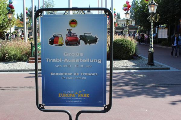 Trabi-Parade zum Tag der Deutschen Einheit – Europa-Park zeigt sich in Schwarz-Rot-Gold

REGIOTRENDS-Fotos: Thomas-Martin Mühl