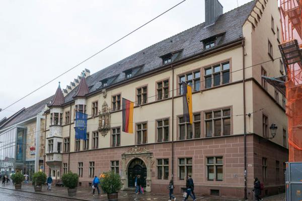 Ausstellung "Geschichte machen" eröffnet - Im Amtssitz Basler Hof des Regierungspräsidium Freiburg ist die Ausstellung zu sehen. Ausstellung "Geschichte machen" eröffnet - Im Amtssitz Basler Hof des Regierungspräsidium Freiburg ist die Ausstellung zu sehen.