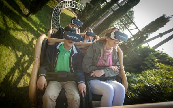 Durch digitale Welten sausen: das „Pegasus Coastiality“-Erlebnis im Europa-Park macht es möglich Durch digitale Welten sausen: das „Pegasus Coastiality“-Erlebnis im Europa-Park macht es möglich