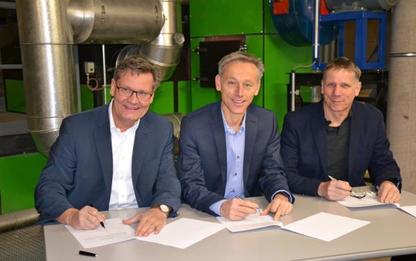 Von links: Klaus Preiser, Geschäftsführer badenova WÄRMEPLUS GmbH & Co. KG, Bürgermeister Dr. Michael Wilke, Peter Blaser, Geschäftsführer ratio Neue Energie GmbH

