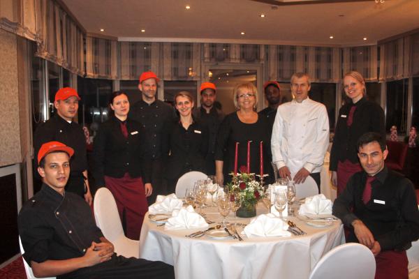 Tag der offenen Tür im Windenreuter Hof - Inhaberin Elisabeth Real und ein Teil ihres Teams am Tag der offenen Tür
Foto: RMS Tag der offenen Tür im Windenreuter Hof - Inhaberin Elisabeth Real und ein Teil ihres Teams am Tag der offenen Tür
Foto: RMS