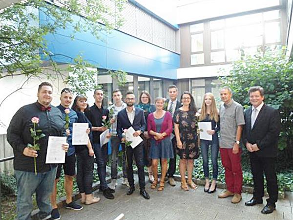 Von links: Christian del Prete, Andreas Bem, Dr. Stephanie Schick, Sebastian Scherer, Jan Milrud, Marcel Siegemund, Viviane Sigg, Angelika Rohrer, Daniel Löffler, Bianca Schneider, Lucy Reisenleiter, Reinhold Guter, Dr. Ralf Karl Oenning. Von links: Christian del Prete, Andreas Bem, Dr. Stephanie Schick, Sebastian Scherer, Jan Milrud, Marcel Siegemund, Viviane Sigg, Angelika Rohrer, Daniel Löffler, Bianca Schneider, Lucy Reisenleiter, Reinhold Guter, Dr. Ralf Karl Oenning.
