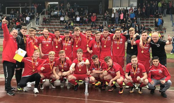 Fußball: U17 des Bahlinger SC gewann Südbadischen Pokal gegen SC Freiburg
Foto: Bahlinger SC Fußball: U17 des Bahlinger SC gewann Südbadischen Pokal gegen SC Freiburg
Foto: Bahlinger SC