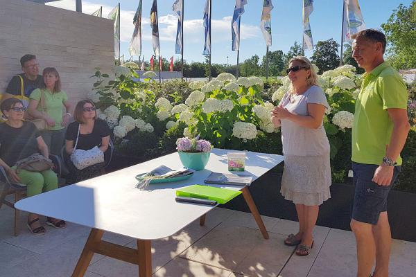 "Terrassenpflanzen und attraktive Gefäße"
Petra Furtner-Althaus (Gärtnermeisterin von TEAM GRÜN Furtner-Althaus) aus Elzach

Foto: Grün-Company GmbH