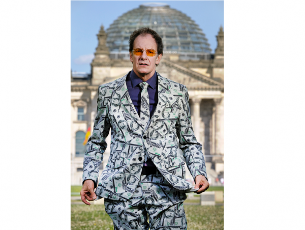 Chin Meyer “Macht! Geld! Sexy?“ - Scheinwelten zum Wachwerden und Ablachen Chin Meyer “Macht! Geld! Sexy?“ - Scheinwelten zum Wachwerden und Ablachen