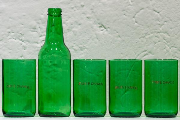 Glas-Recyclingkunst im Schauraum in Rheinfelden