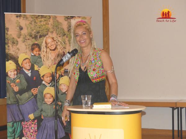Stella Deetjen Stella Deetjen