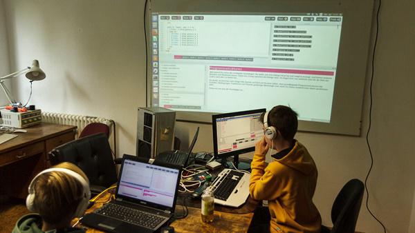 Der Chaos Computer Club Freiburg e.V. wird 10!
Bild: Chaos Computer Club Freiburg Der Chaos Computer Club Freiburg e.V. wird 10!
Bild: Chaos Computer Club Freiburg