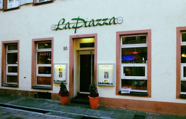 [url=https://www.lapiazza-freiburg.de/] Pizzeria La Piazza [/url], Freiburg, Rathausgasse 50
Alle Gerichte zum Mitnehmen (täglich 11 - 22 Uhr)
Bestellung: 0761 - 276696

Info: Restaurant geschlossen