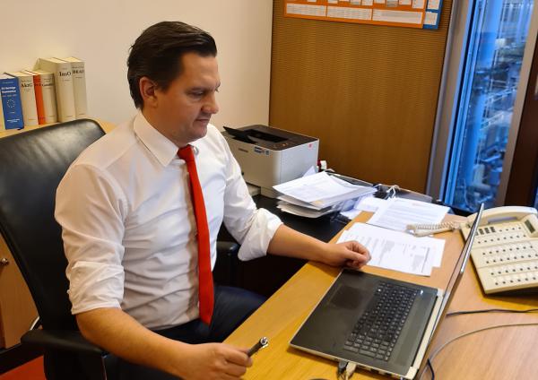SPD-Bundestagsabgeordneter Johannes Fechner hat heute (28.01.) sofort auf den offenen Brief der Werbegemeinschaft Waldkirch vom frühen Morgen reagiert SPD-Bundestagsabgeordneter Johannes Fechner hat heute (28.01.) sofort auf den offenen Brief der Werbegemeinschaft Waldkirch vom frühen Morgen reagiert
