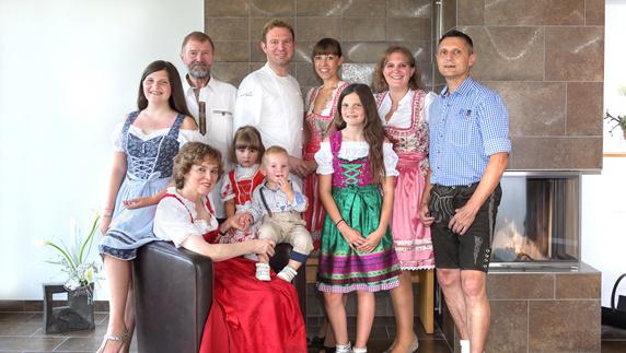 „derWaldfrieden“ in Todtnau ist Restaurant des Jahres 2021
Bild: derWaldfrieden naturparkhotel „derWaldfrieden“ in Todtnau ist Restaurant des Jahres 2021
Bild: derWaldfrieden naturparkhotel