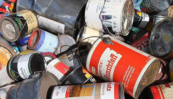 Ab 13. Oktober: Kreisweite Schadstoffsammlung im Landkreis Emmendingen.
Unter anderem werden Spraydosen und Autopflegemittel beim Schadstoffmobil angenommen.
Foto: Landratsamt Emmendingen - Ulrich Spitzmüller
Ab 13. Oktober: Kreisweite Schadstoffsammlung im Landkreis Emmendingen.
Unter anderem werden Spraydosen und Autopflegemittel beim Schadstoffmobil angenommen.
Foto: Landratsamt Emmendingen - Ulrich Spitzmüller