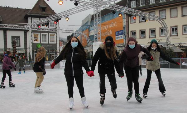 Eisbahn auf dem Marktplatz in Emmendingen eröffnet!  

REGIOTRENDS-Foto:Reinhard Laniot