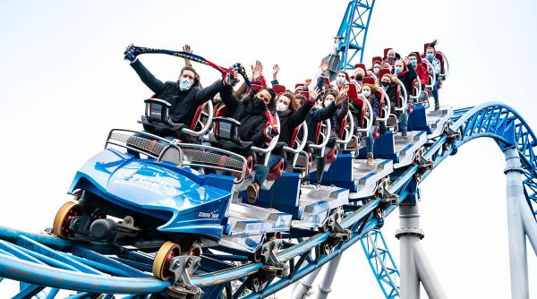 Gelebte Partnerschaft - SC Freiburg-Fantag im Europa-Park in Rust gefeiert.
Gute Stimmung beim SC Freiburg Fantag im Europa-Park. In der ersten Reihe Nicolas Mack und Martin Spanring vom Europa-Park.
Foto: Europa-Park Gelebte Partnerschaft - SC Freiburg-Fantag im Europa-Park in Rust gefeiert.
Gute Stimmung beim SC Freiburg Fantag im Europa-Park. In der ersten Reihe Nicolas Mack und Martin Spanring vom Europa-Park.
Foto: Europa-Park