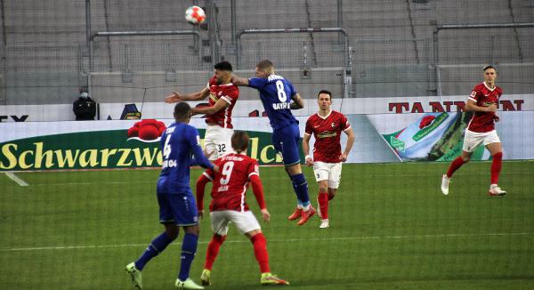 Fußball-Bundesliga: SC Freiburg - Bayer Leverkusen 2:1 (1:1)

Nach manchen Nackenschlägen in den letzten Spielen holte sich der SC durch den Sieg über Leverkusen den dritten Tabellenplatz! Erster Torschütze heute war Grifo (32) mit dem Elfmetertor in der 33. Minute

Bild: FSRM