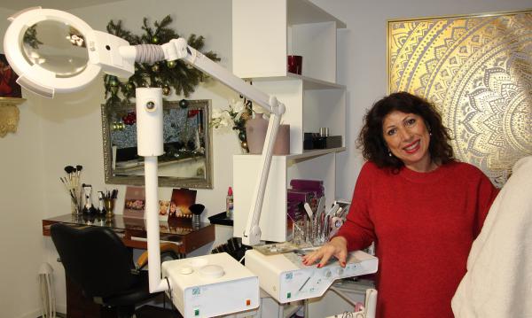 Beauty Salon 'Prestige' - Angela Hersonski-Willaredt
Wagenstr. 4, 79312 Emmendingen-Kollmarsreute,  Telefon 0173 2310703 