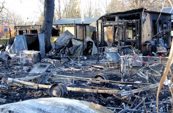 Brand auf dem Gelände "Breisgau Camping" bei Freiburg-Hochdorf
REGIOTRENDS-Foto: Reinhard Laniot Brand auf dem Gelände "Breisgau Camping" bei Freiburg-Hochdorf
REGIOTRENDS-Foto: Reinhard Laniot