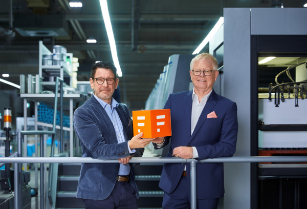 Die beiden Geschäftsführer von Faller Packaging: Dr. Michael Faller (li.), geschäftsführender Gesellschafter, und Dr. Daniel Keesman, Chief Executive Officer. Foto: Faller Packaging/Roland Krieg Die beiden Geschäftsführer von Faller Packaging: Dr. Michael Faller (li.), geschäftsführender Gesellschafter, und Dr. Daniel Keesman, Chief Executive Officer. Foto: Faller Packaging/Roland Krieg