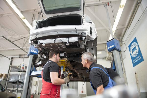 Kfz-Mechatroniker für Karosserietechnik 1
Bild: ProMotor Kfz-Mechatroniker für Karosserietechnik 1
Bild: ProMotor