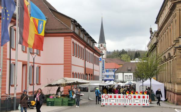 52. Künstlermarkt in Emmendingen - Impressionen vom Samstag

Bild: REGIOTRENDS-Lokalteam "EM-extra" / Reinhard Laniot