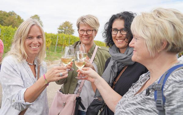 Exklusive Wein-Events in Bad Krozingen.
SummerWine.
Foto: Kur und Bäder GmbH Bad Krozingen Exklusive Wein-Events in Bad Krozingen.
SummerWine.
Foto: Kur und Bäder GmbH Bad Krozingen
