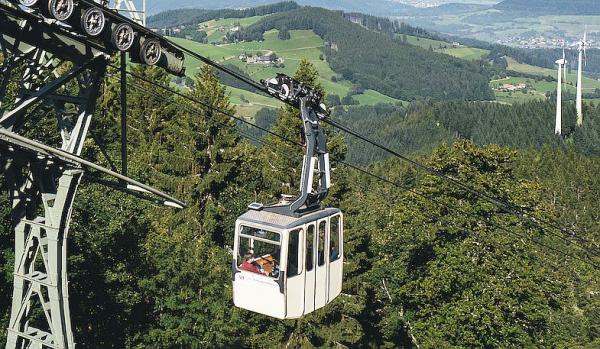 15. Mai: "Bergerlebnis für Alle - hoch mit der Schauinslandbahn" (Bild) - Aktionstag für Menschen mit Behinderungen.
Foto: Freiburger Verkehrs AG 15. Mai: "Bergerlebnis für Alle - hoch mit der Schauinslandbahn" (Bild) - Aktionstag für Menschen mit Behinderungen.
Foto: Freiburger Verkehrs AG