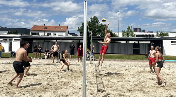 Beachvolleyballturnier in Villingen-Schwenningen war ein voller Erfolg.
Foto: Stadt Villingen-Schwenningen Beachvolleyballturnier in Villingen-Schwenningen war ein voller Erfolg.
Foto: Stadt Villingen-Schwenningen