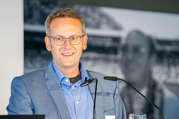 36. Trinkwasserkolloquium der Badenova im Europa-Park-Stadion in Freiburg
Badenova-Vorstand Heinz-Werner Hölscher.
REGIOTRENDS-Foto: Jens Glade 36. Trinkwasserkolloquium der Badenova im Europa-Park-Stadion in Freiburg
Badenova-Vorstand Heinz-Werner Hölscher.
REGIOTRENDS-Foto: Jens Glade