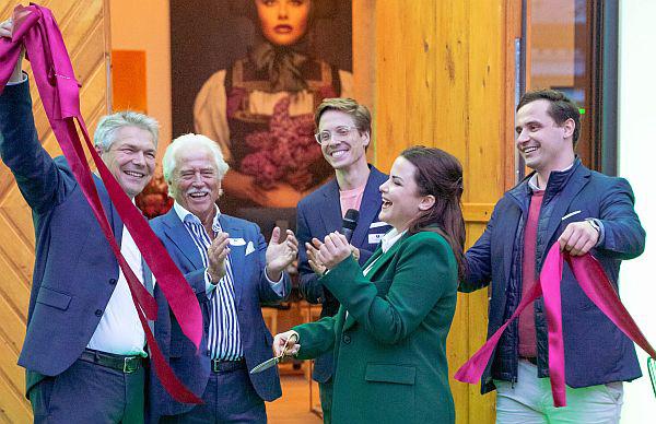 Black F Tower Opening Party in Freiburg gefeiert.
Foto: Black F House GmbH - Julia Noetzel Black F Tower Opening Party in Freiburg gefeiert.
Foto: Black F House GmbH - Julia Noetzel