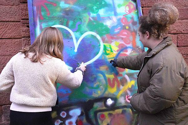 31. Januar: „Spray legal!“-Graffiti-Workshop in Lahr.
Neuer Graffiti-Workshop im Schlachthof.
Foto: Stadt Lahr 31. Januar: „Spray legal!“-Graffiti-Workshop in Lahr.
Neuer Graffiti-Workshop im Schlachthof.
Foto: Stadt Lahr