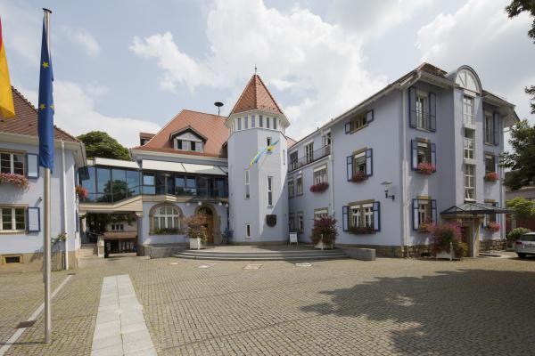 Ab 30. Januar: Eingeschränkter Zugang zum Rathaus in Bad Krozingen (Bild).
Foto: RT-Archivbild Ab 30. Januar: Eingeschränkter Zugang zum Rathaus in Bad Krozingen (Bild).
Foto: RT-Archivbild